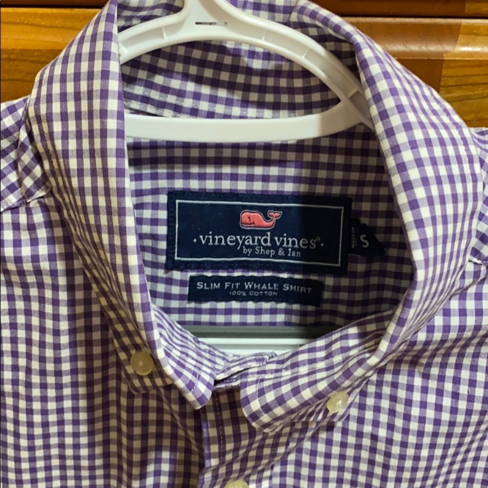 Men’s Small Vineyard Vines slim fit whale shirt